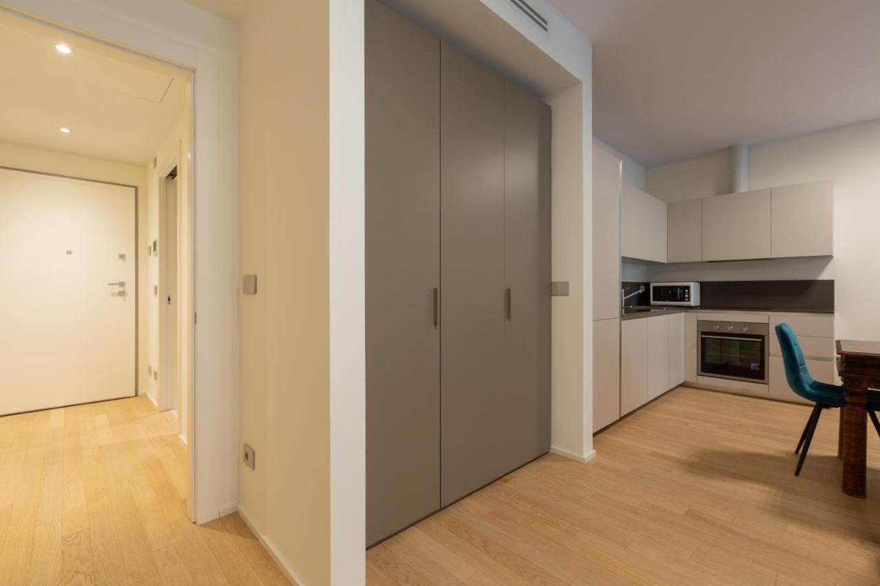 Cozy Flat With Parking Appartement Milaan Buitenkant foto