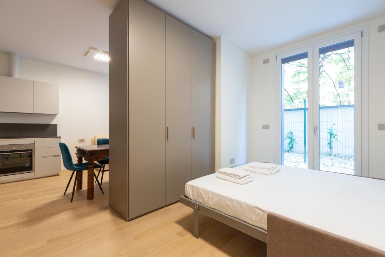 Cozy Flat With Parking Appartement Milaan Buitenkant foto