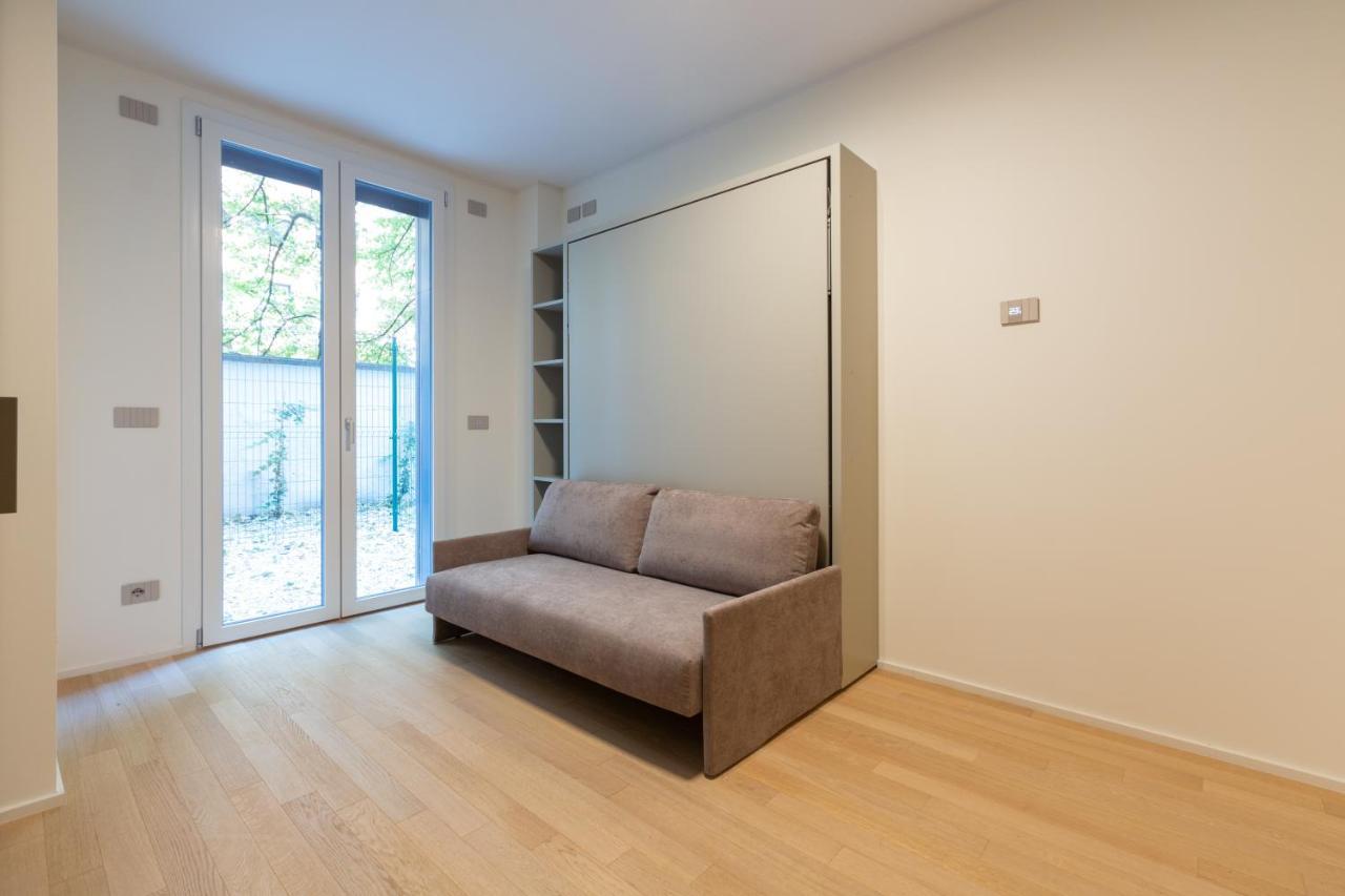 Cozy Flat With Parking Appartement Milaan Buitenkant foto