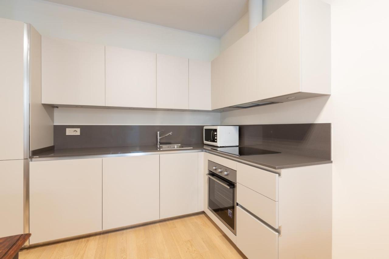 Cozy Flat With Parking Appartement Milaan Buitenkant foto
